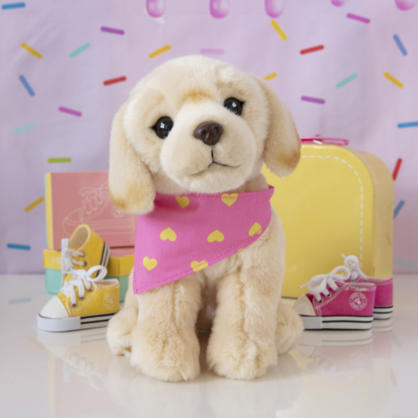 studio-pets-pluche-knuffel-hond-blonde-labrador-met-bandana-happy-23cm Pluche knuffelhond labrador met bandana 23 cm