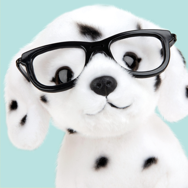 Close up pluche knuffelhond dalmatiër met bril 16 cm