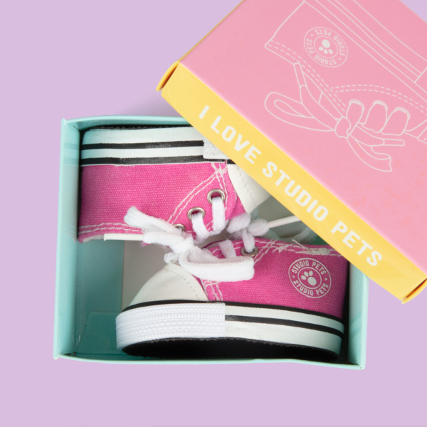 studio-pets-pluche-knuffel-outfit-sneakers-schoentjes-roze-medium-.... roze sneakers voor pluche knuffels studio pets