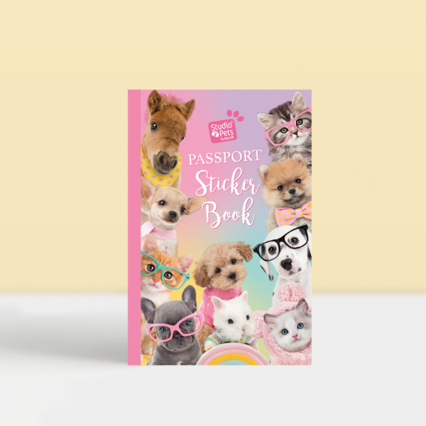 Studio Pets dieren stickerboek voor paspoort knuffel - cover Milly, Paige, Mousie, Spot