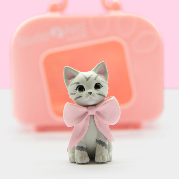Studio Pets speelgoed figurine Europese korthaar kitten Bella met koffer