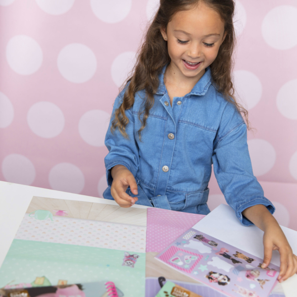 Studio Pets hobby stickerboek met dieren en achtergronden