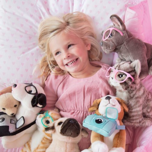 knuffelen is belangrijk voor kinderen. dit is aangetoond met meerdere onderzoeken.