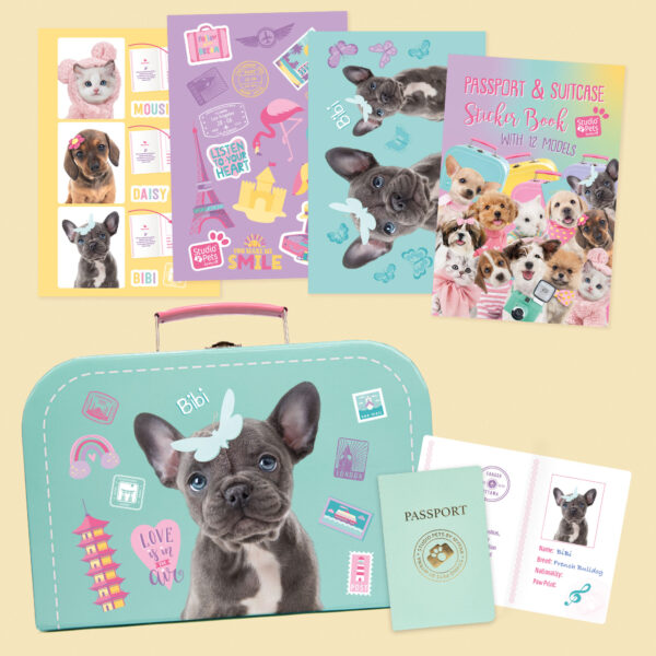studio-pets-franse-bulldog-bibi-puppy-pluche-knuffel-23cm-met-koffer-sickeboek-paspoort-set studio-pets-franse-bulldog-bibi-puppy-pluche-knuffel-23cm-met-koffer-sickeboek-paspoort-set